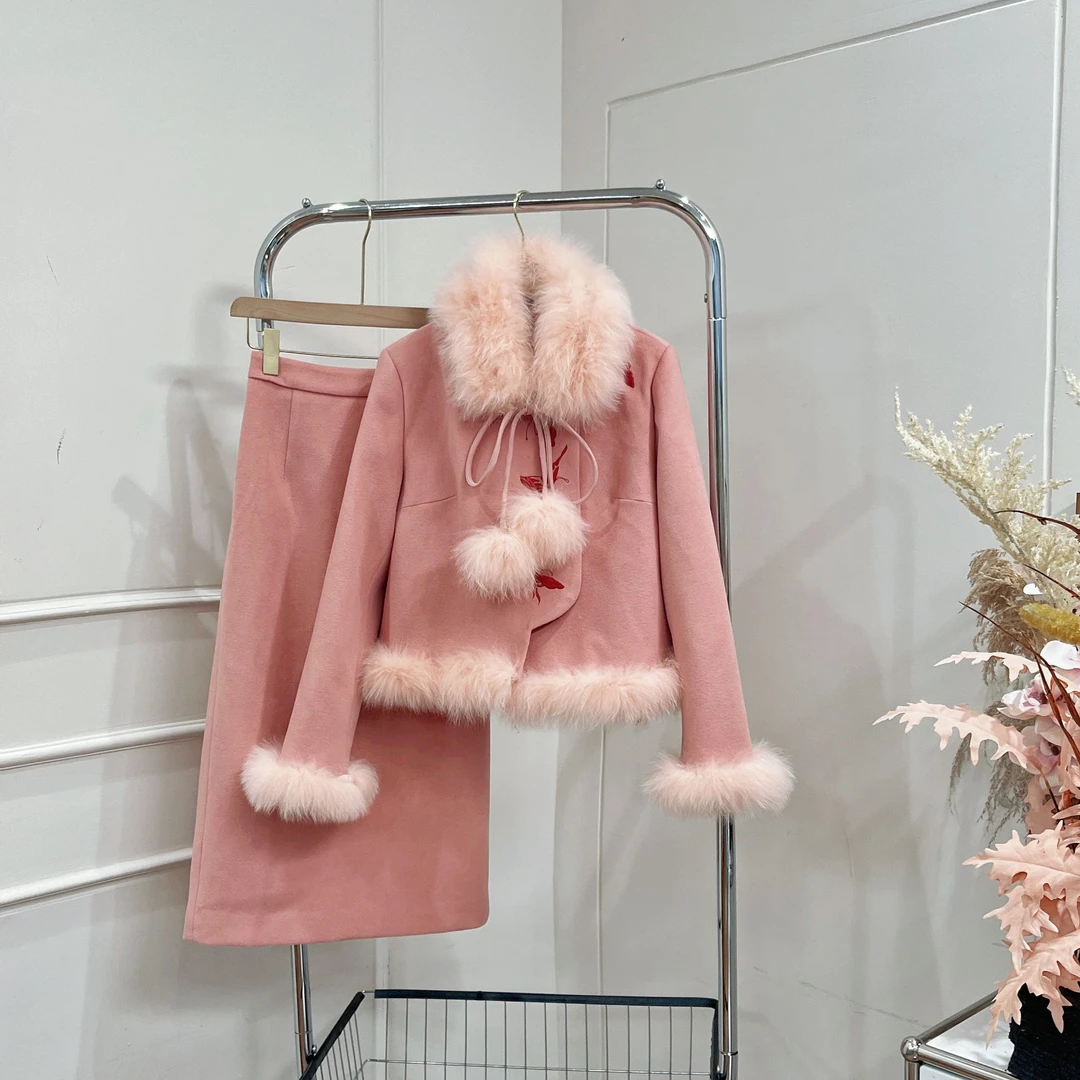 拉夏贝尔2025年冬季新款时尚简约宽松羽绒上衣+半裙 27400 LCK