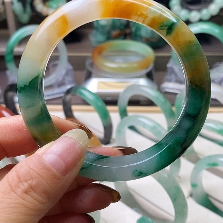 石英质玉（非洲翠）未镶嵌手镯