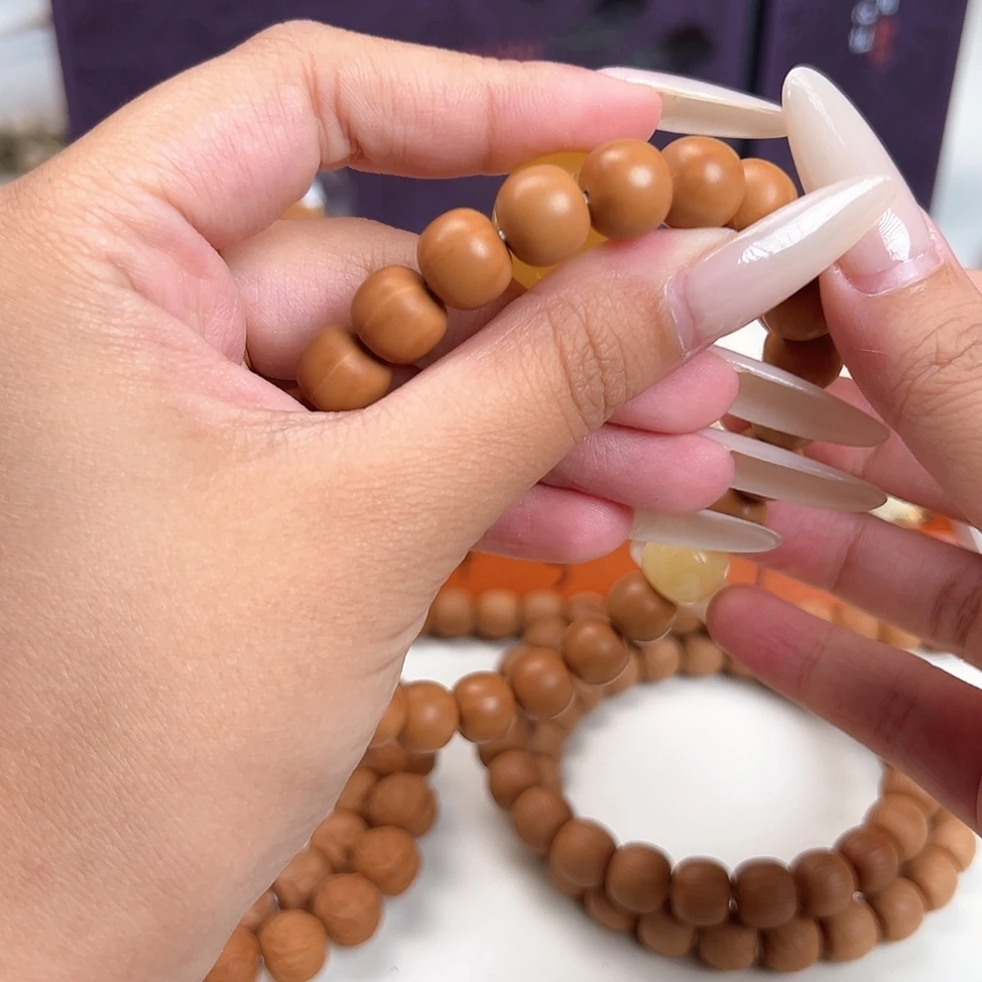 猴头核桃吊坠?*黄珠子