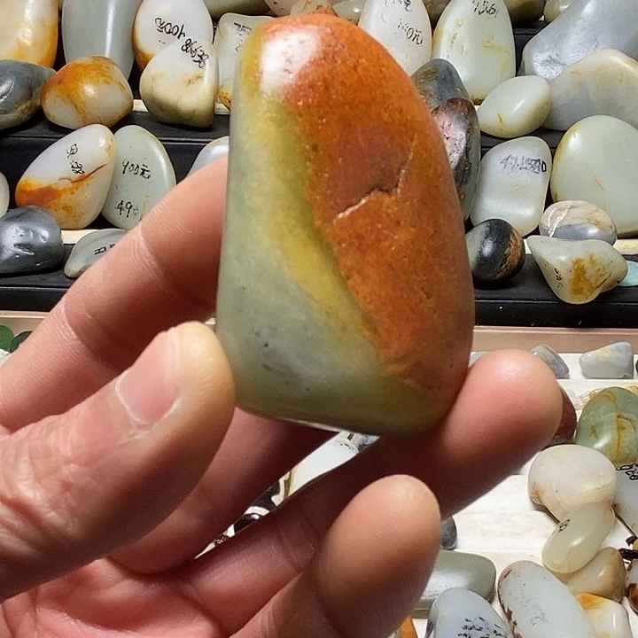 和田玉未镶嵌颈饰吊坠