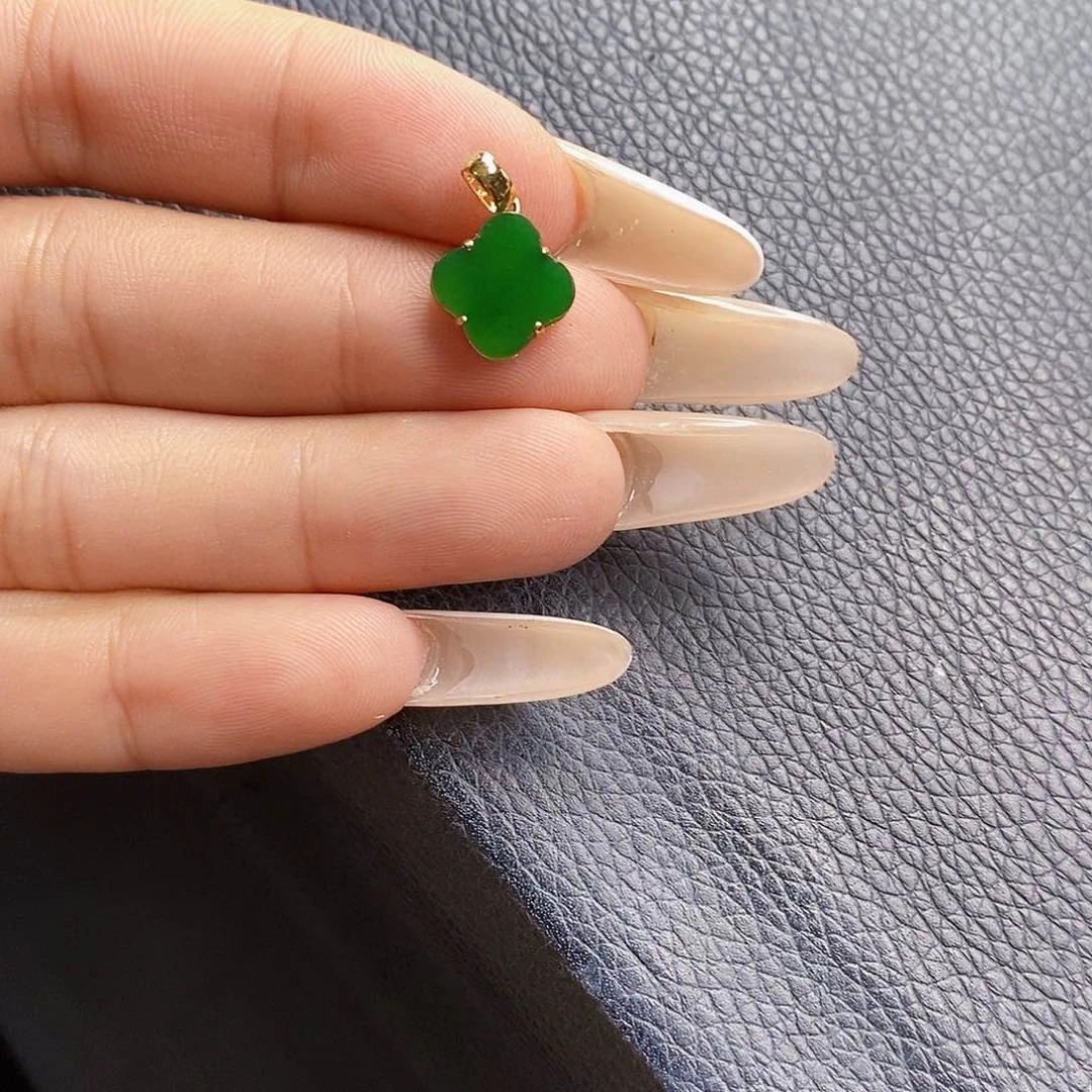 翡翠18K金镶嵌颈饰翡翠