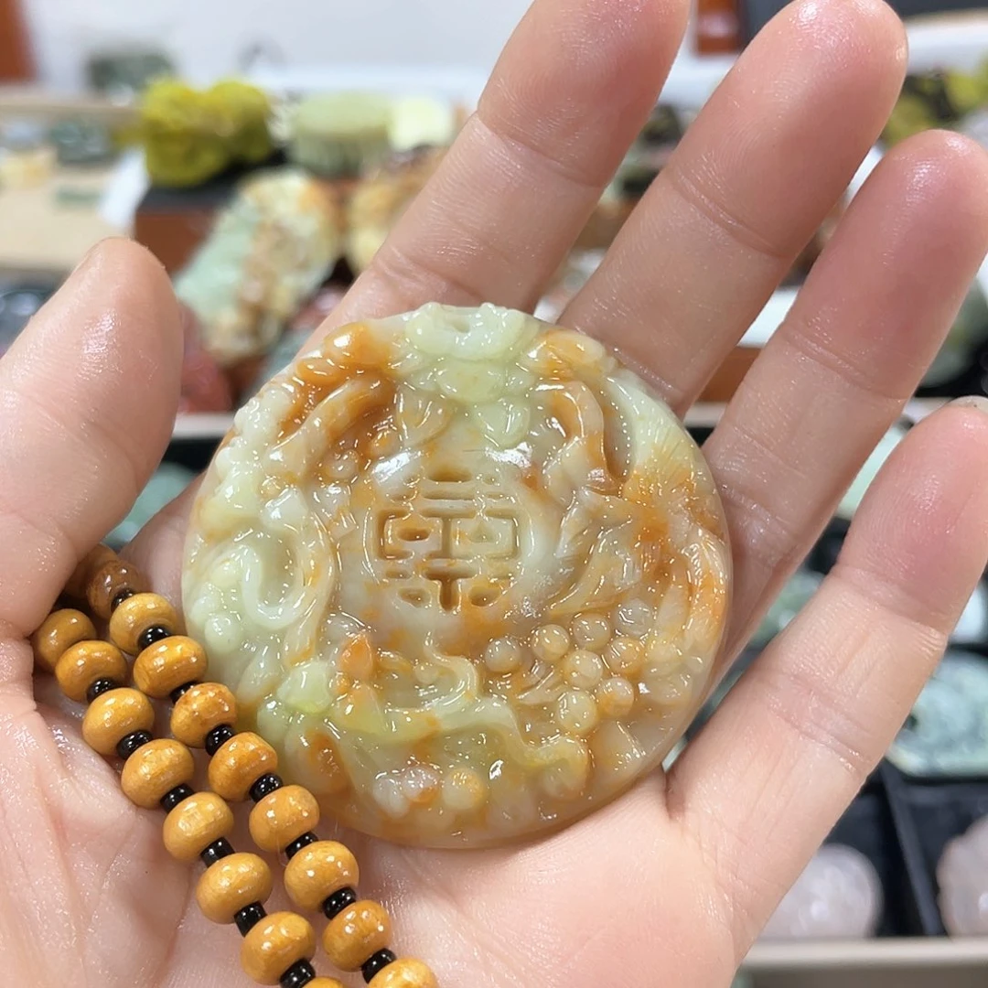 蛇纹石玉颈饰未镶嵌