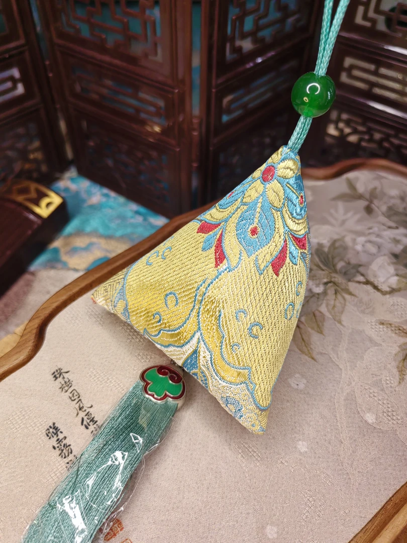 新中式艾草香囊钱袋香包端午伴手礼车载挂件