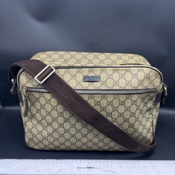 95新 GUCCI/古驰 邮差斜挎包/14301