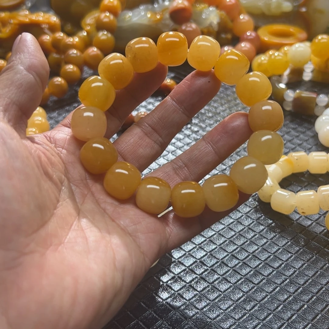 石英质玉未镶嵌颈饰