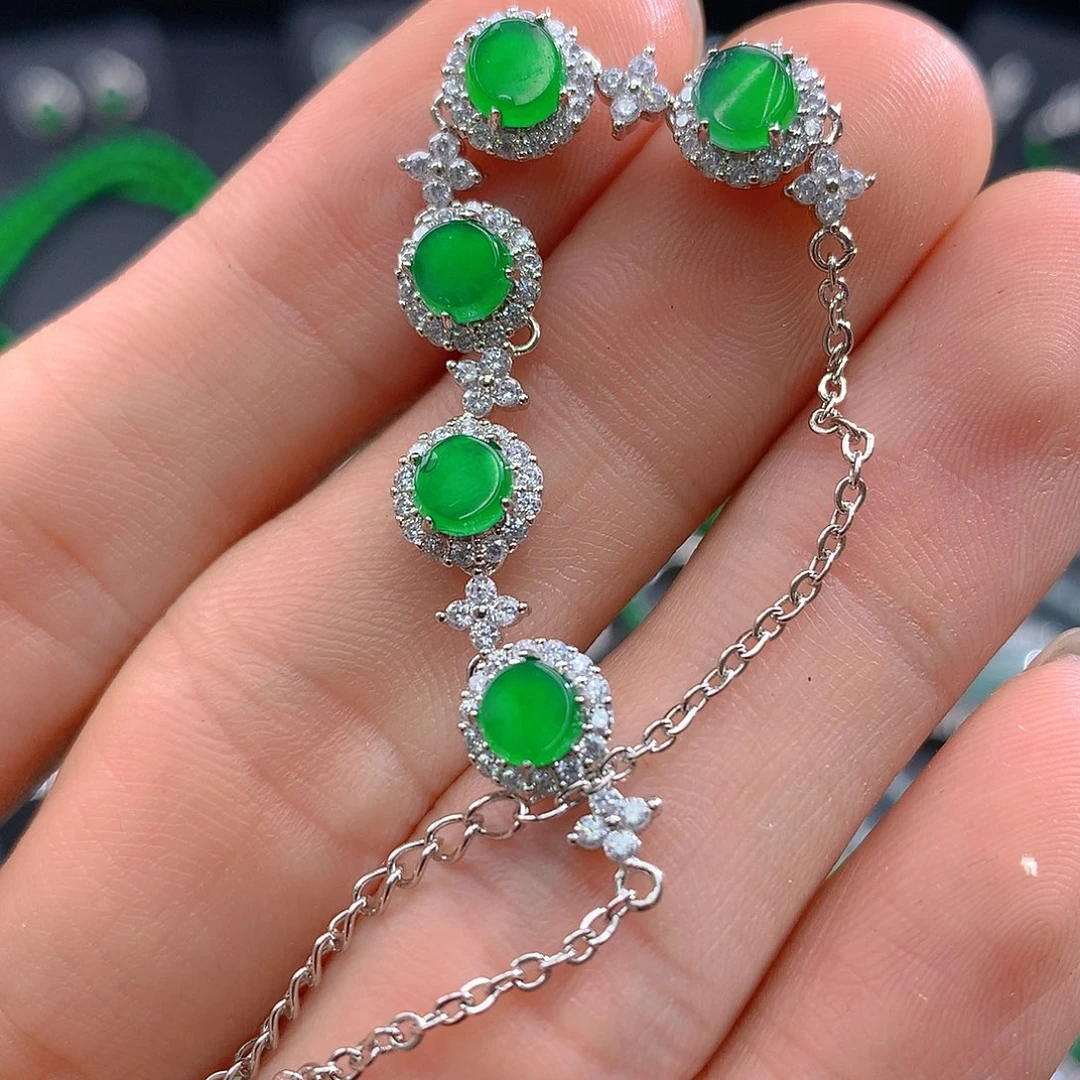 翡翠手链未镶嵌翡翠