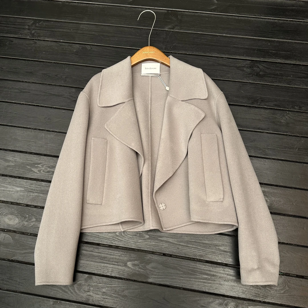 WAWA【新年大促】设计师款不对称荡领短款外套YJ2109-005