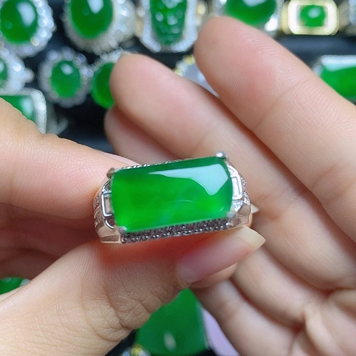 未镶嵌挂件翡翠马鞍