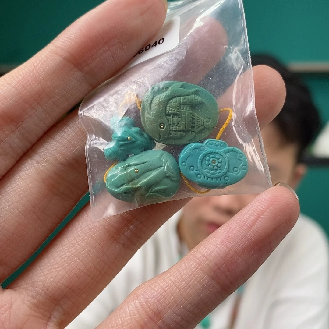 绿松石未镶嵌珠宝奇石