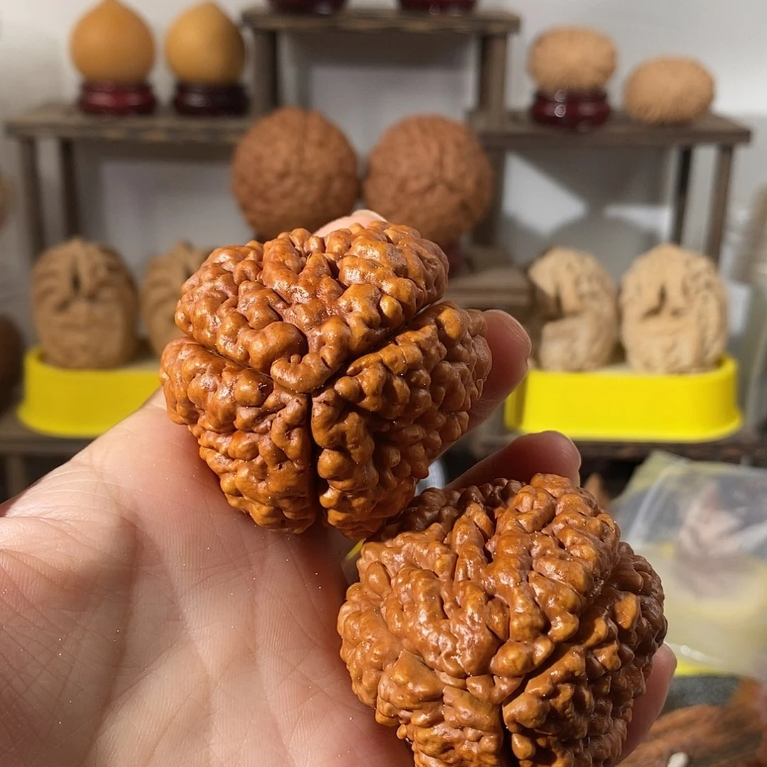 吊坠文玩核桃三瓣脑纹金刚爆肉4959