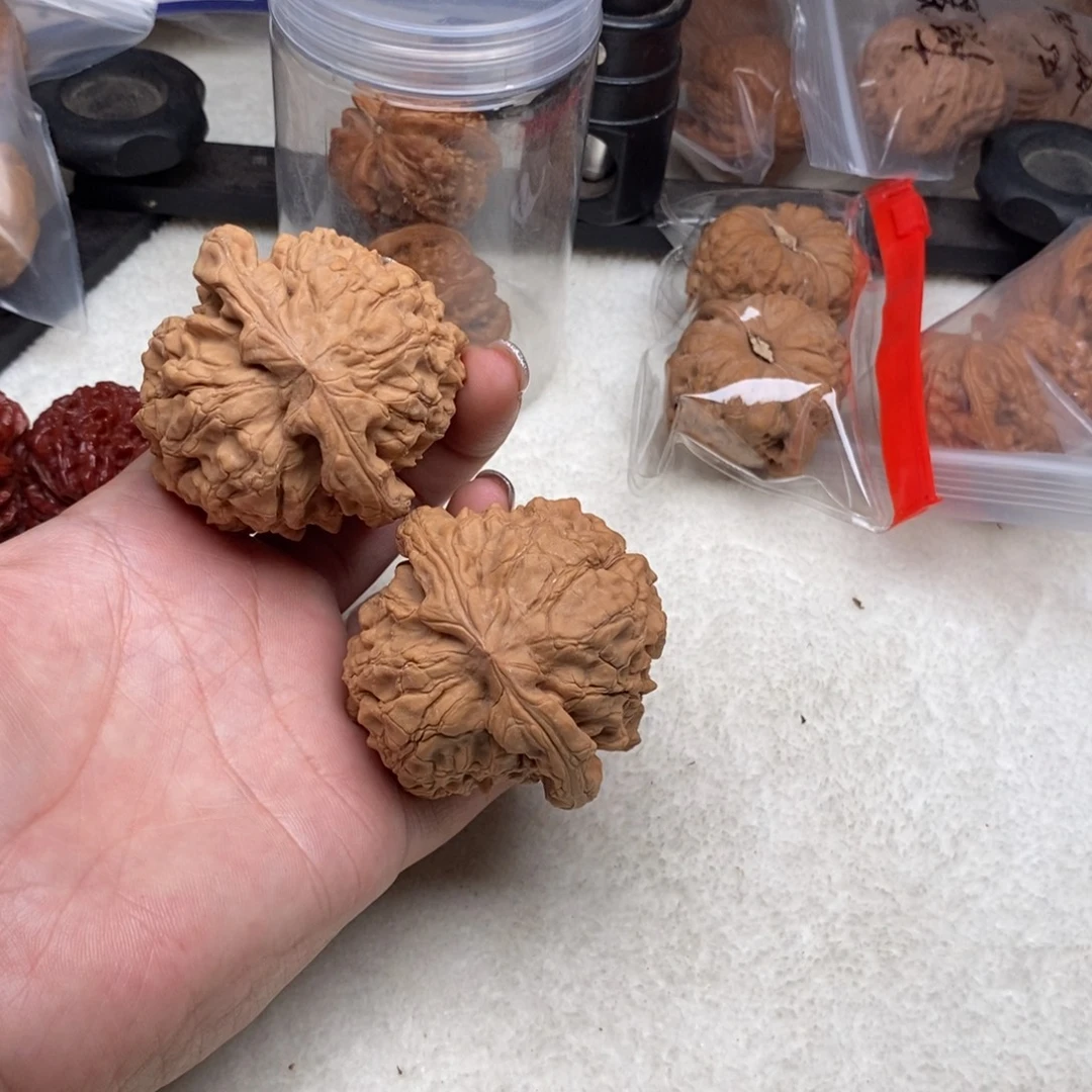 文玩核桃吊坠龙鼎