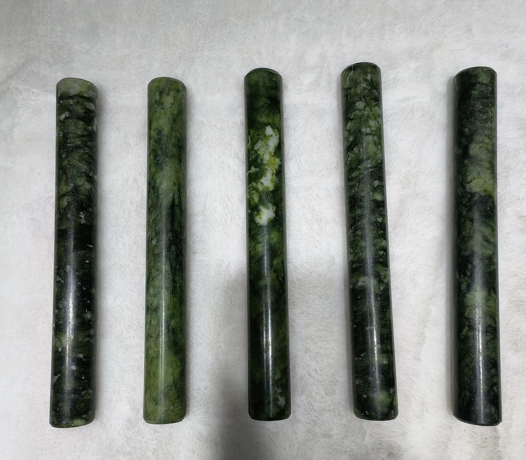 岫玉擀面丈，家居摆