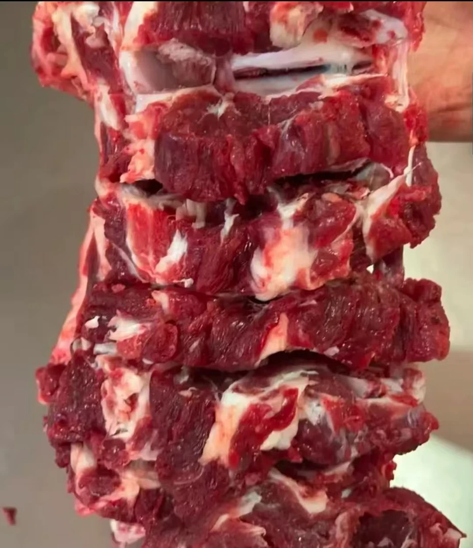 正宗黄牛肉多肉牛脖骨整根断骨连肉适合煲汤炖煮