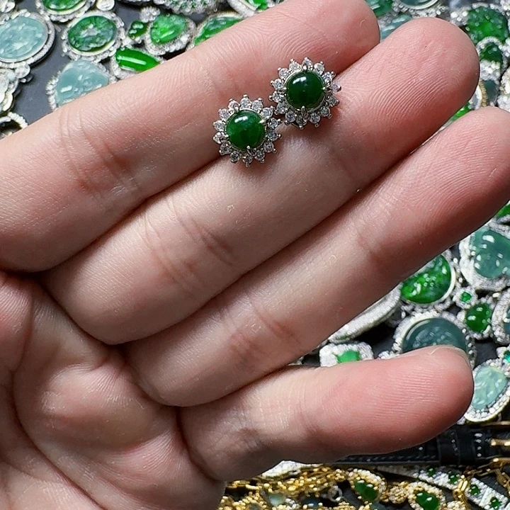 翡翠颈饰未镶嵌天然A货翡翠放漏