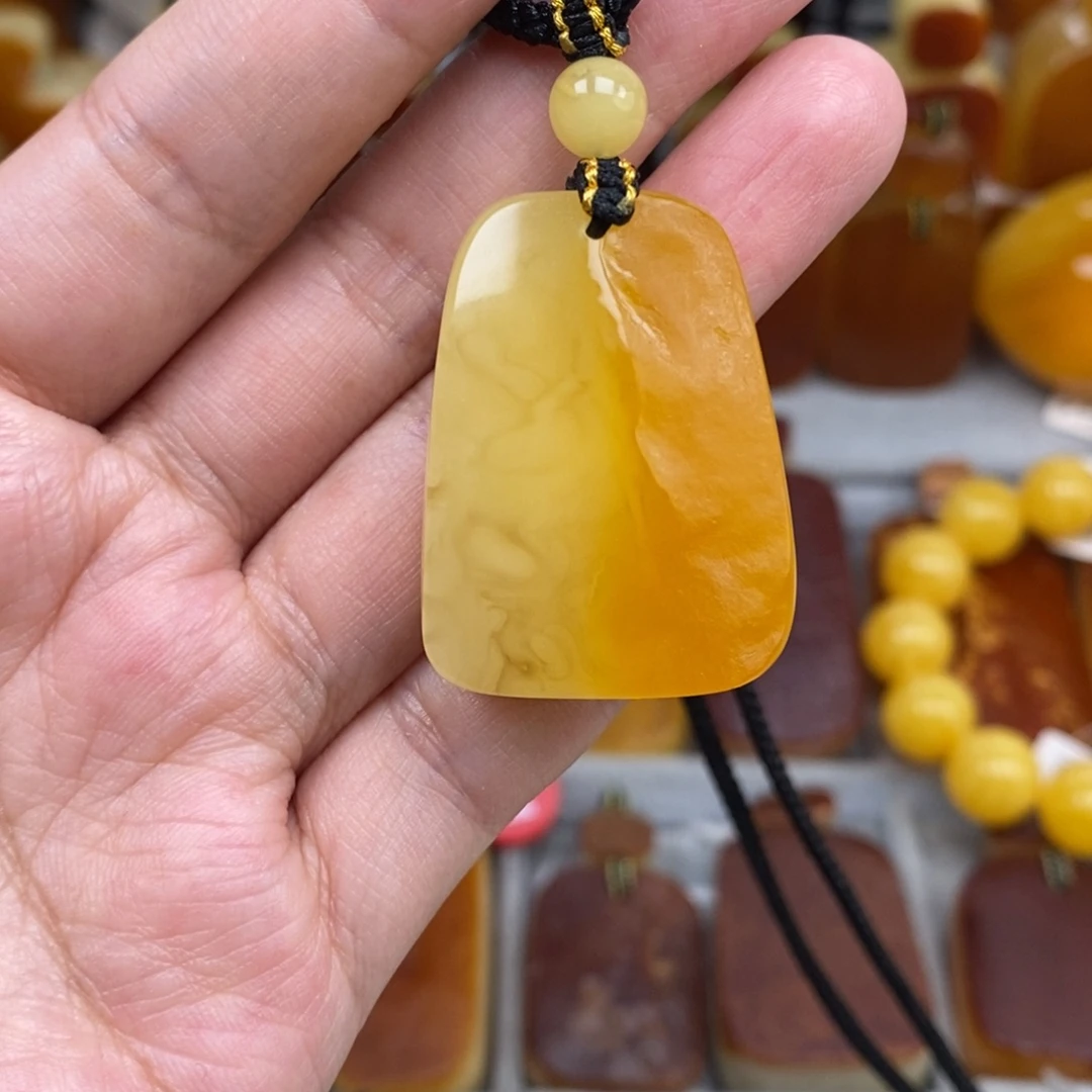 琥珀未镶嵌珠宝奇石