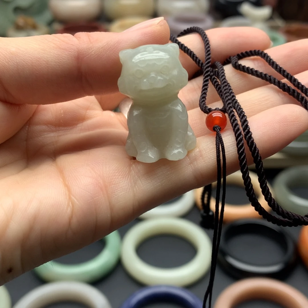 石英质玉（佘太翠）手镯未镶嵌