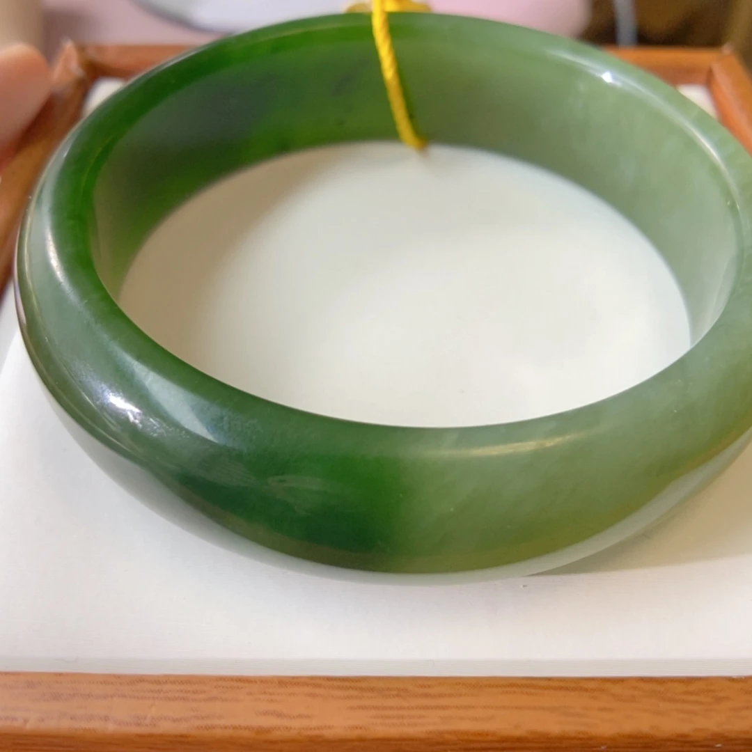 【闪购商品】未镶嵌手镯和田玉（碧玉）