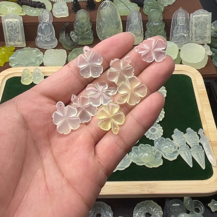 未镶嵌蛇纹石玉颈饰