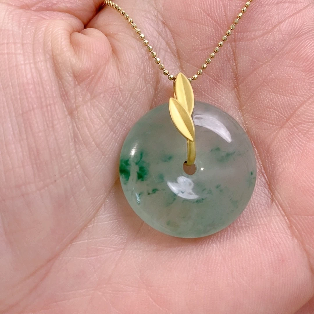 石英质玉吊坠(赠链)18K金镶嵌