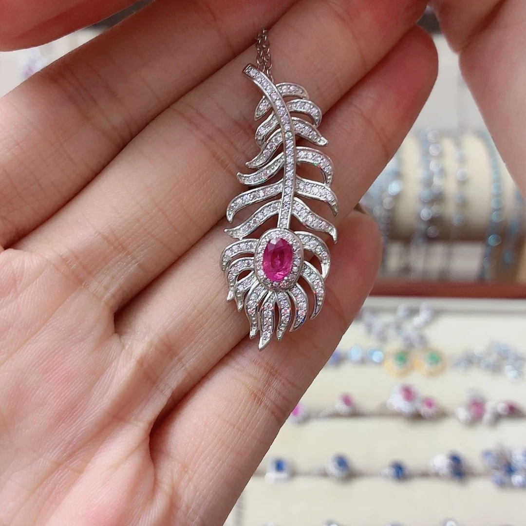 8***2吊坠(赠链)银S925镶嵌红宝石