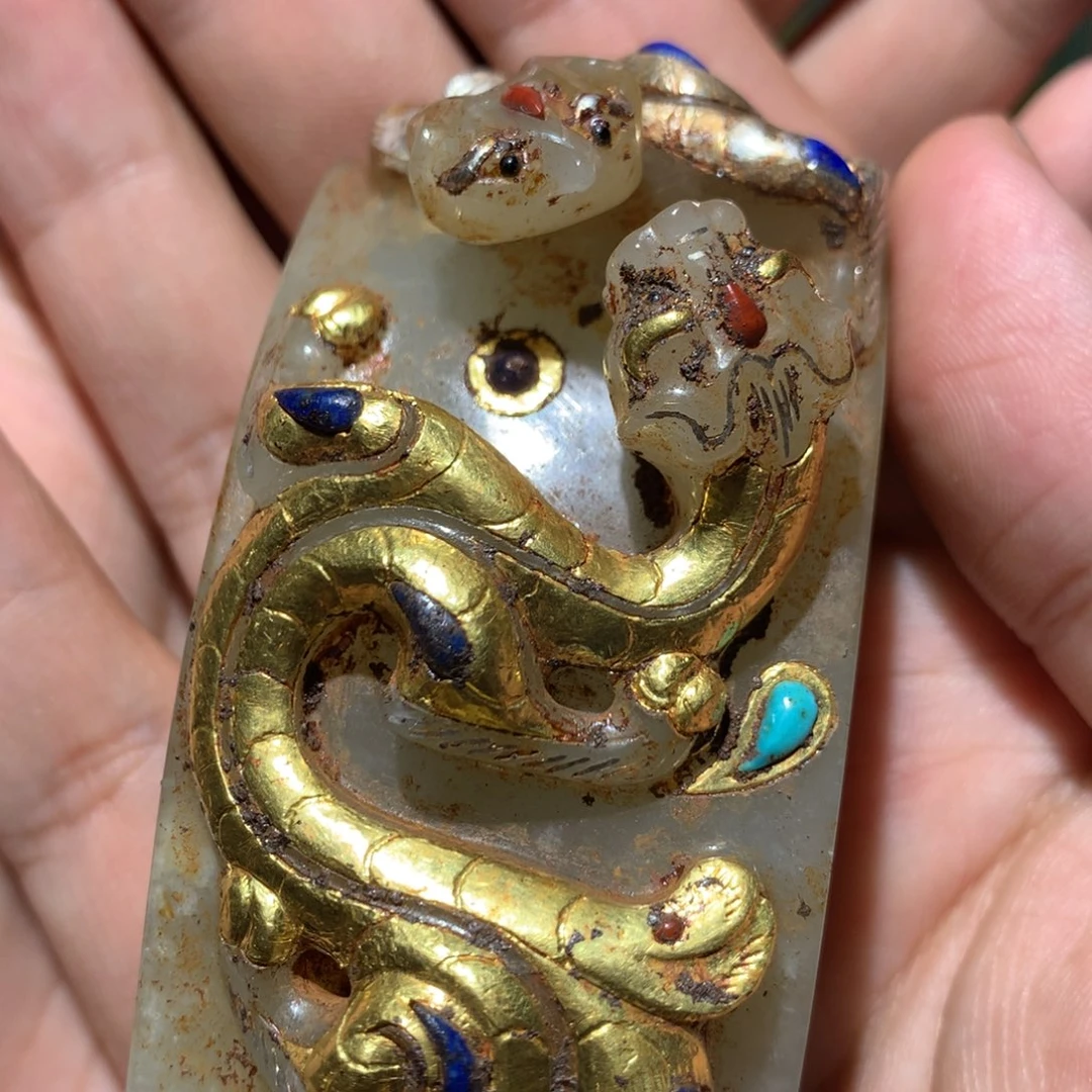和田玉（糖玉）挂件合金津****A