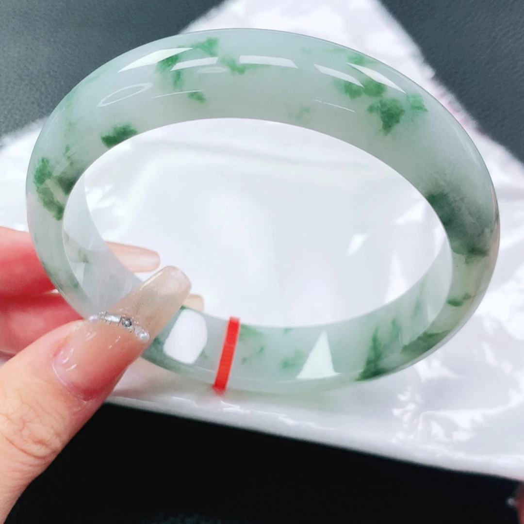 翡翠手镯未镶嵌63圈
