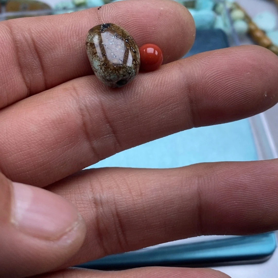 陌***人南红玛瑙未镶嵌珠宝半成品