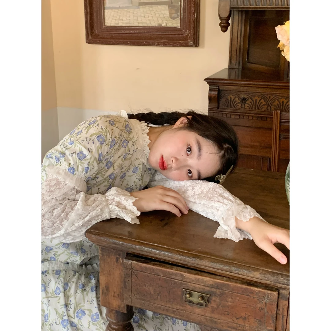嘿山姥姥长袖镂空蕾丝打底衫女春季日系甜美设计感花边漂亮小衫