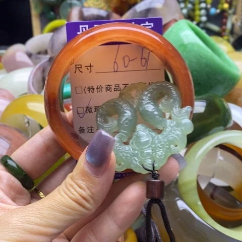 未镶嵌手镯石英质玉