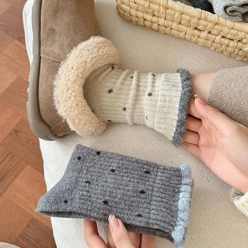 波点羊毛袜子女秋冬季加厚保暖灰色中筒袜配勃肯鞋冬天羊绒长筒袜