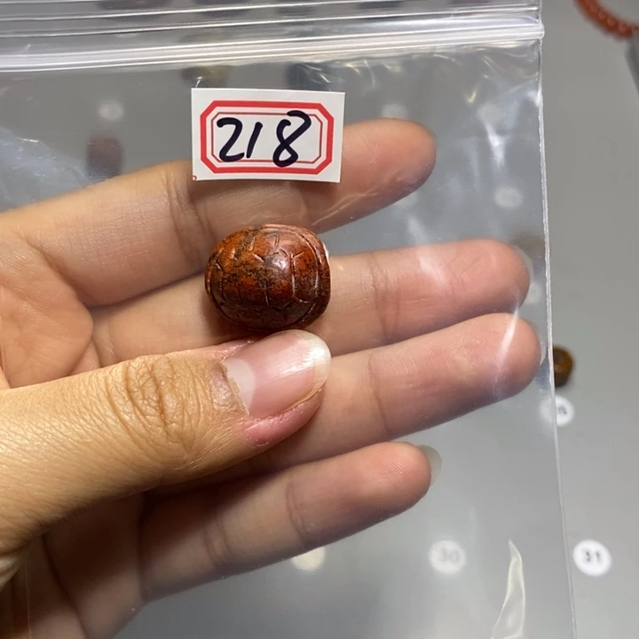 和田玉颈饰未镶嵌燕**?