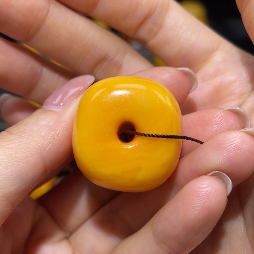 【闪购商品】琥珀裸石未镶嵌扣子