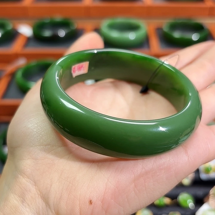 和田玉（碧玉）未镶嵌手镯