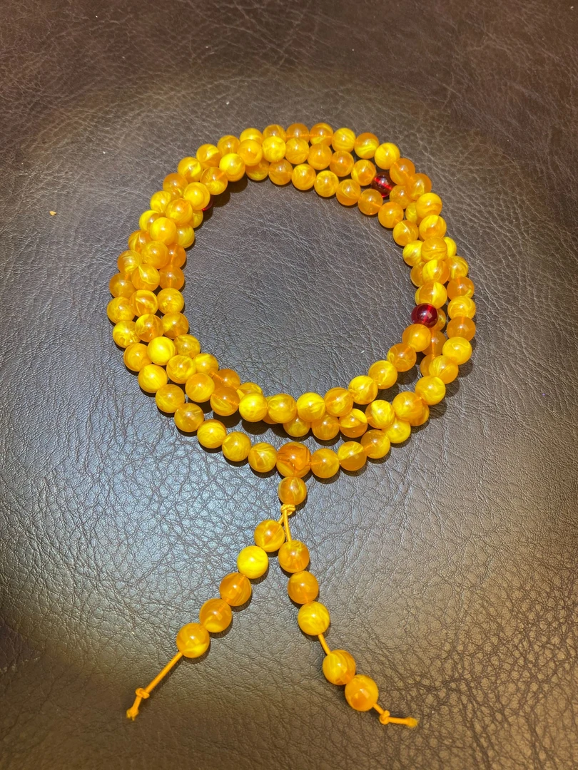 576 鸡油黄蜜蜡精品108珠yw576 （无礼盒）