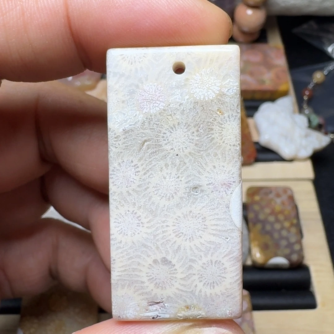硅化玉未镶嵌纯天然色有机玉石保真色无珠无绳一件包邮