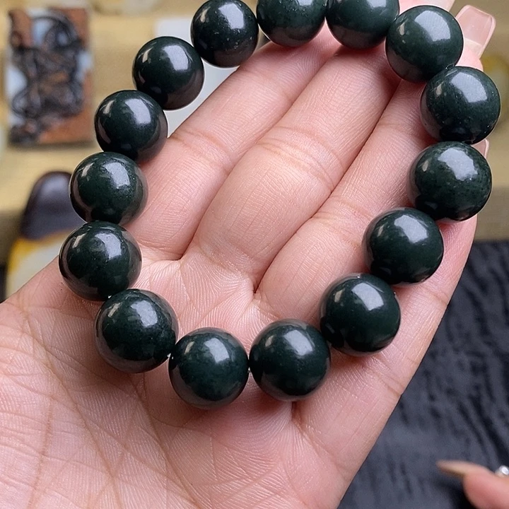 隆源高端珠宝。