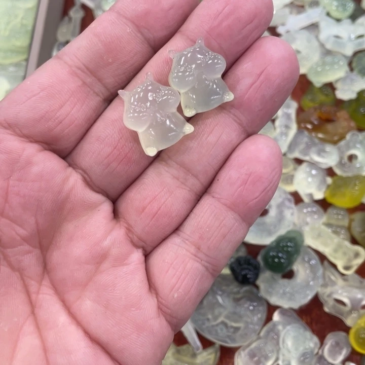蛇纹石玉合金颈饰