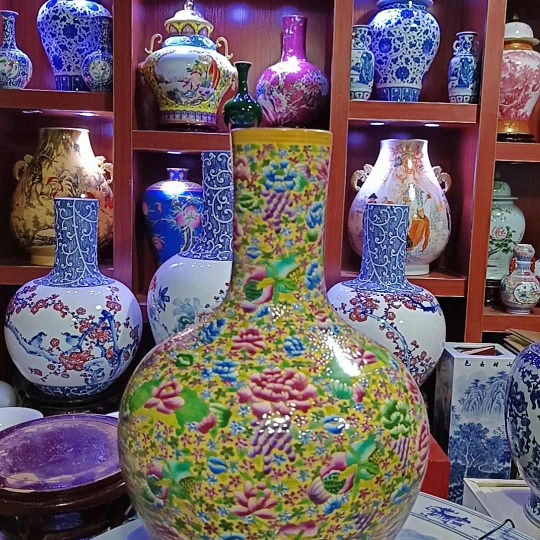 景德镇手绘陶瓷花瓶爱**罗