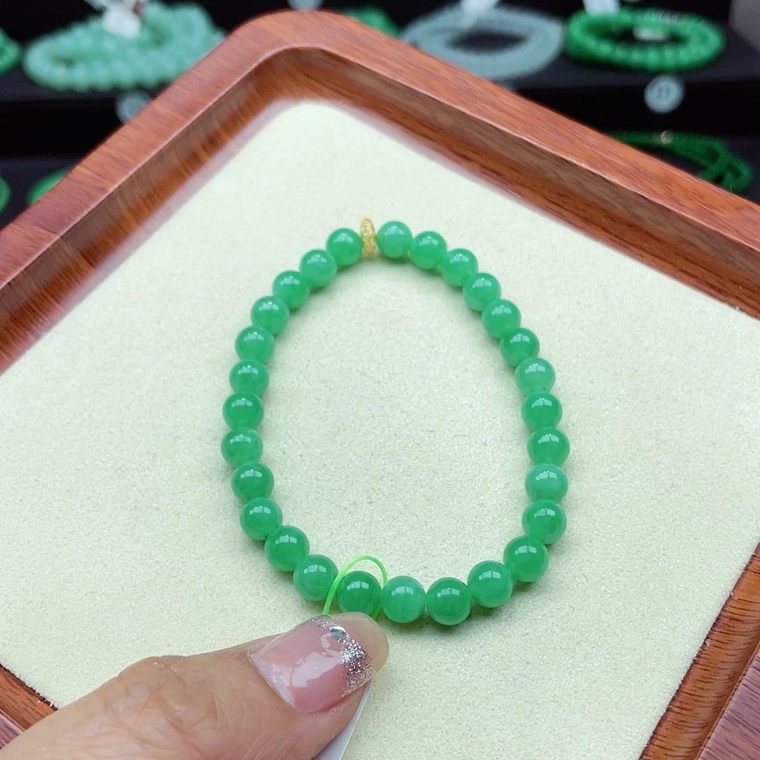 翡翠手链未镶嵌翡翠