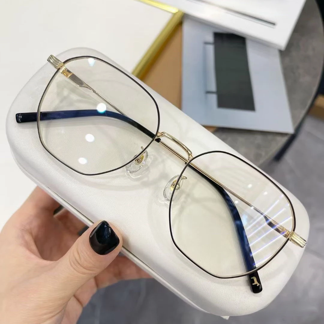 【定制款】时尚百搭框型细边眼镜 经典黑金配色 男女同款～