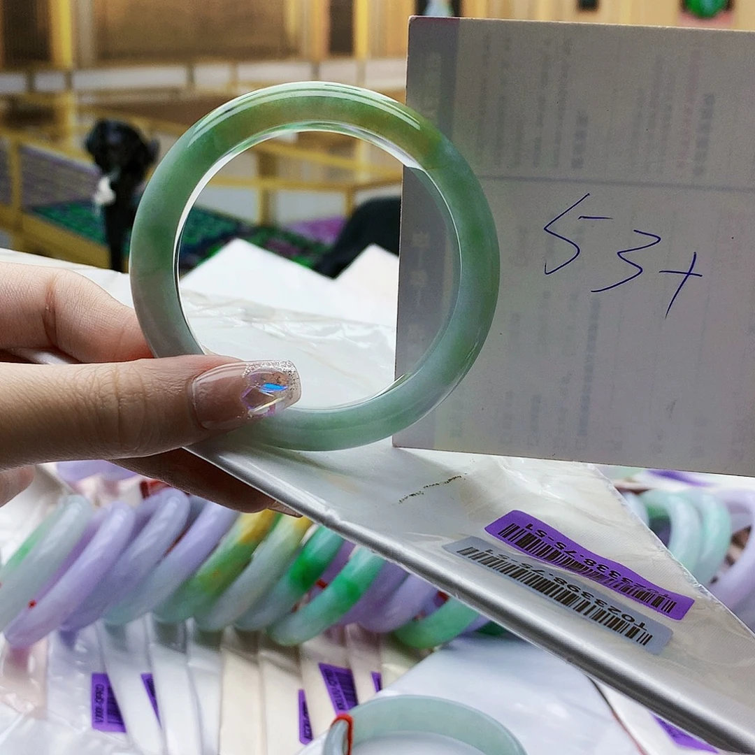 翡翠未镶嵌手镯hjj