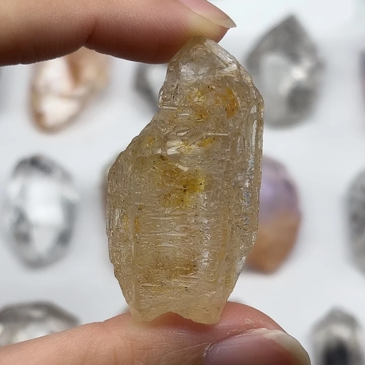 颈饰水晶未镶嵌巴基斯坦油胆闪灵钻44mm+