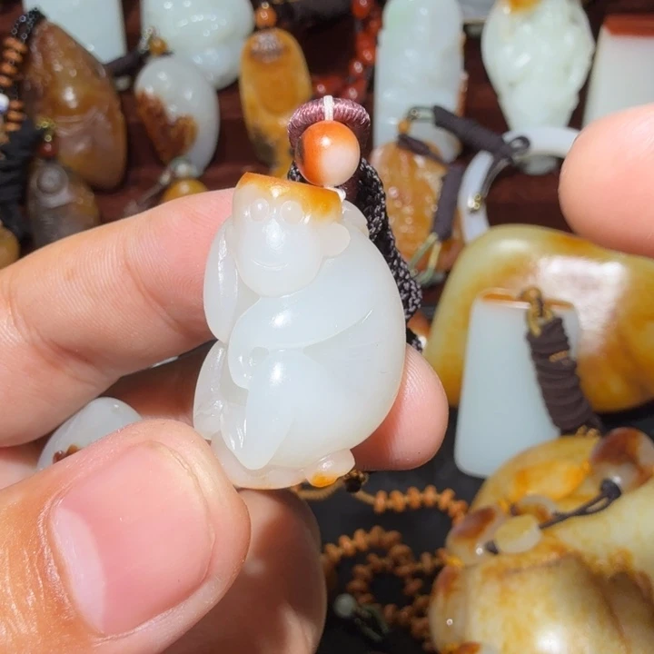 和田玉未镶嵌颈饰你*