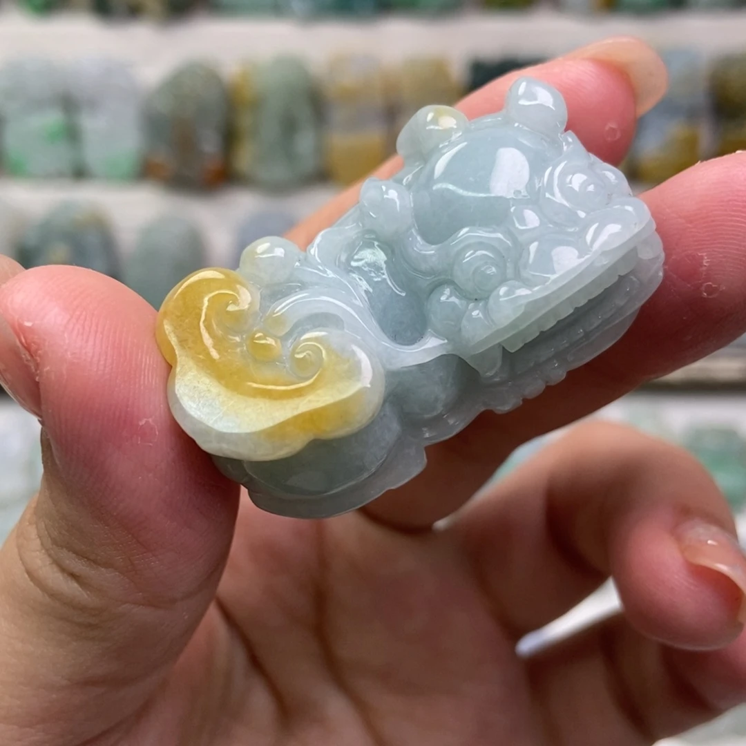 翡翠未镶嵌吊坠(赠链)