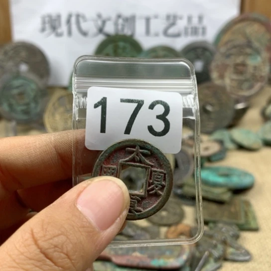 铜福****珍现代文创工艺品