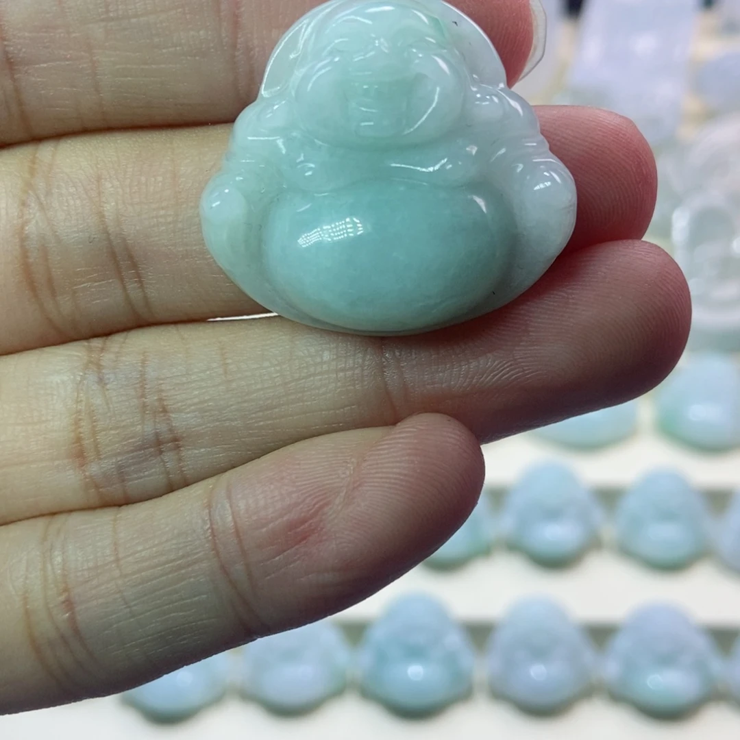 翡翠未镶嵌颈饰佛公
