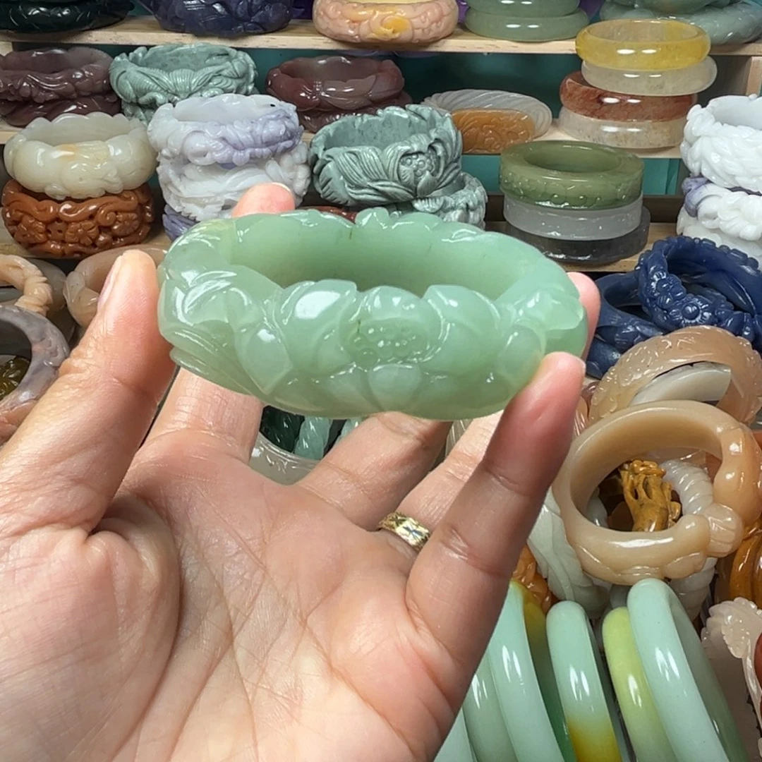 石英质玉未镶嵌纯手工雕花手镯