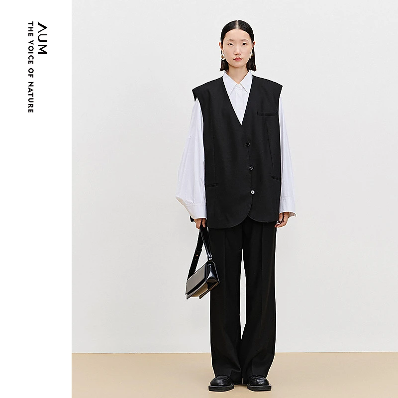 AUM噢姆25年春季百搭黑色直筒西装裤女MCFZ18015