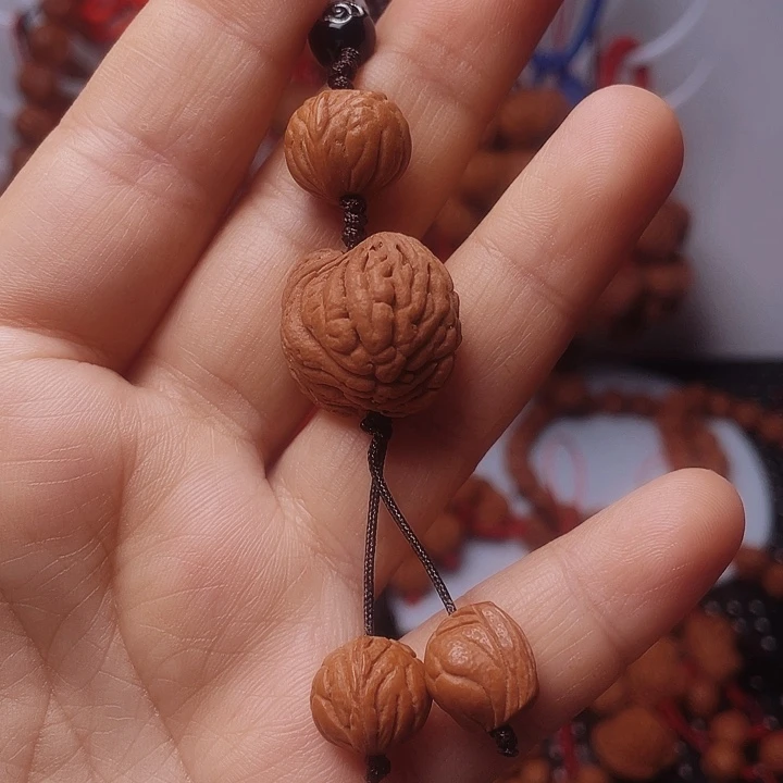 桃核吊坠龙纹桃枭