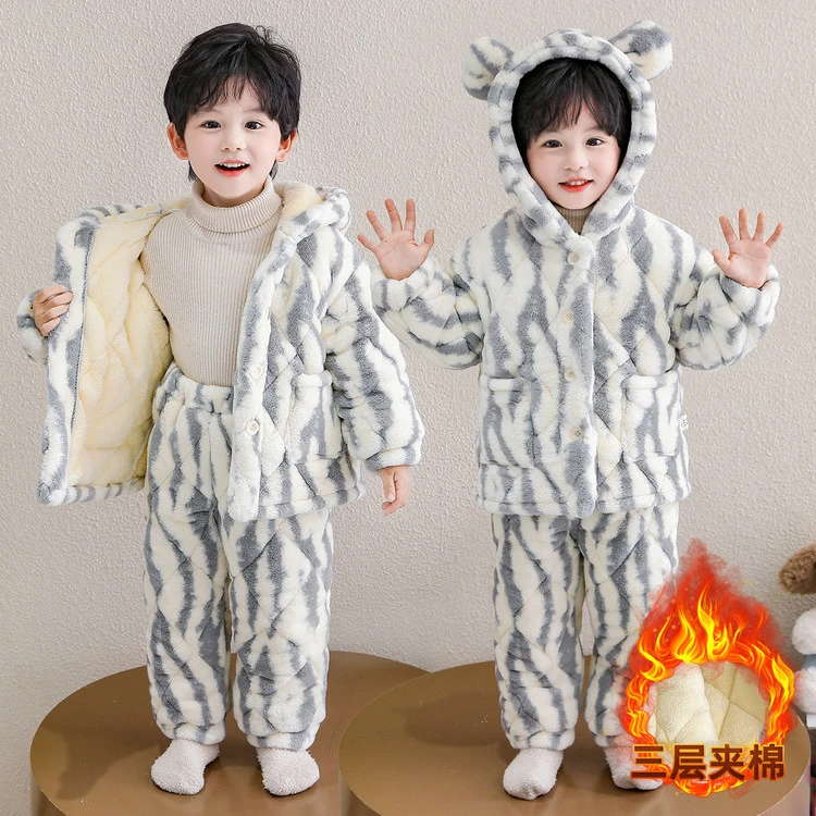 秋冬季冬款冬装保暖2025儿童睡衣冬季三层夹棉加厚珊瑚绒男童连帽
